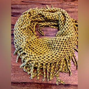 Beautiful infinity scarf in lovely warm tones! Great gift idea!!